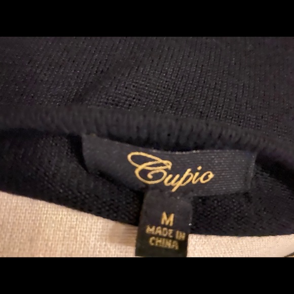 Black Cupio brand sweater. Size M - Picture 2 of 4